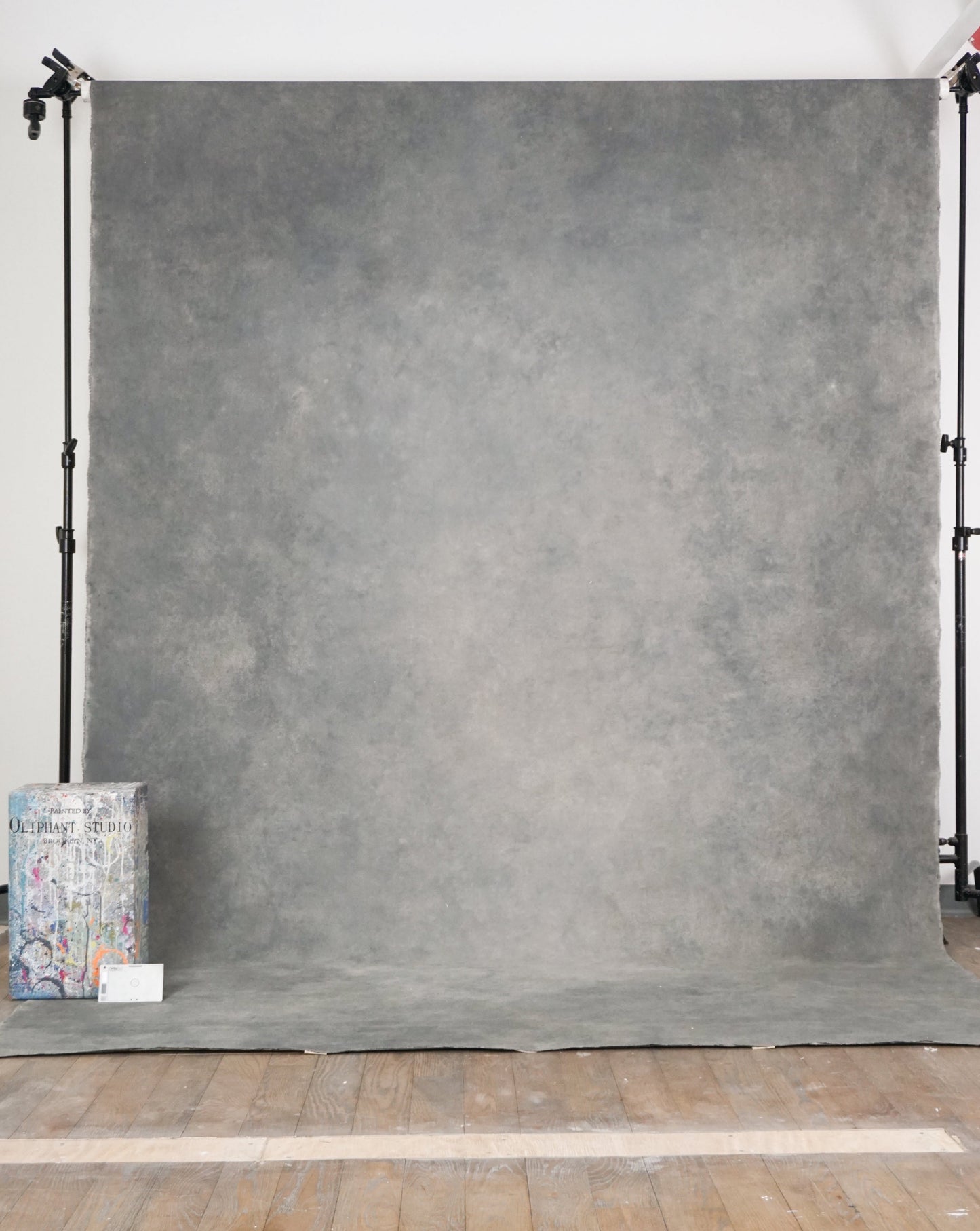 S-699 (7'10" x 11'9")